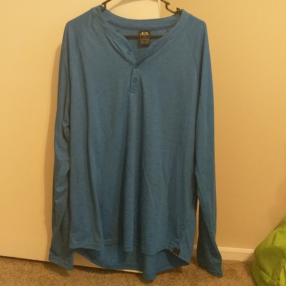 Oakley long sleeve